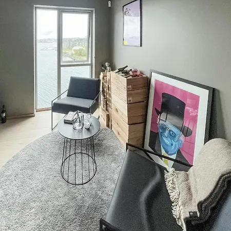 Appartement Awesome In *